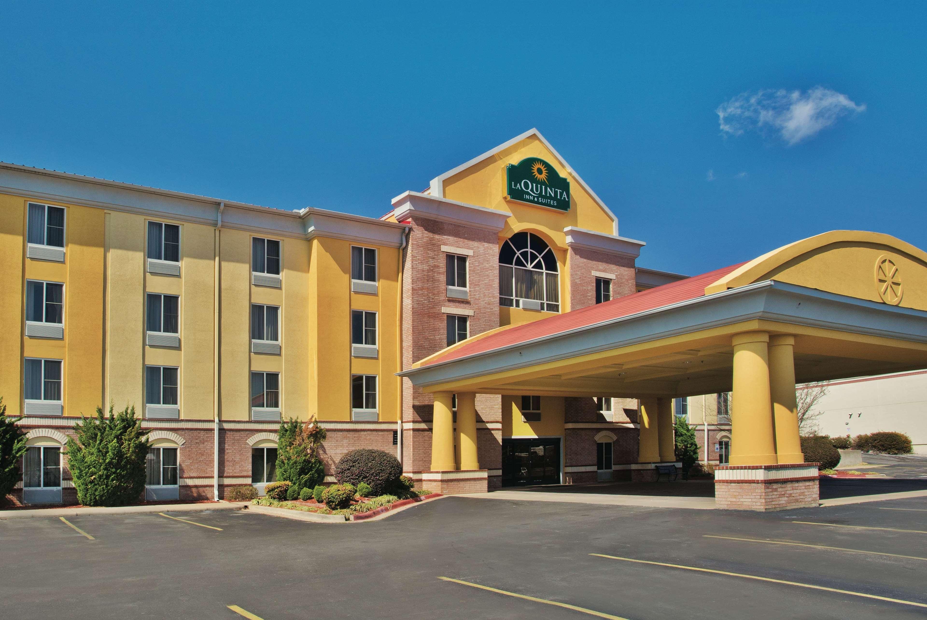 La Quinta By Wyndham Hot Springs Hotel Екстериор снимка