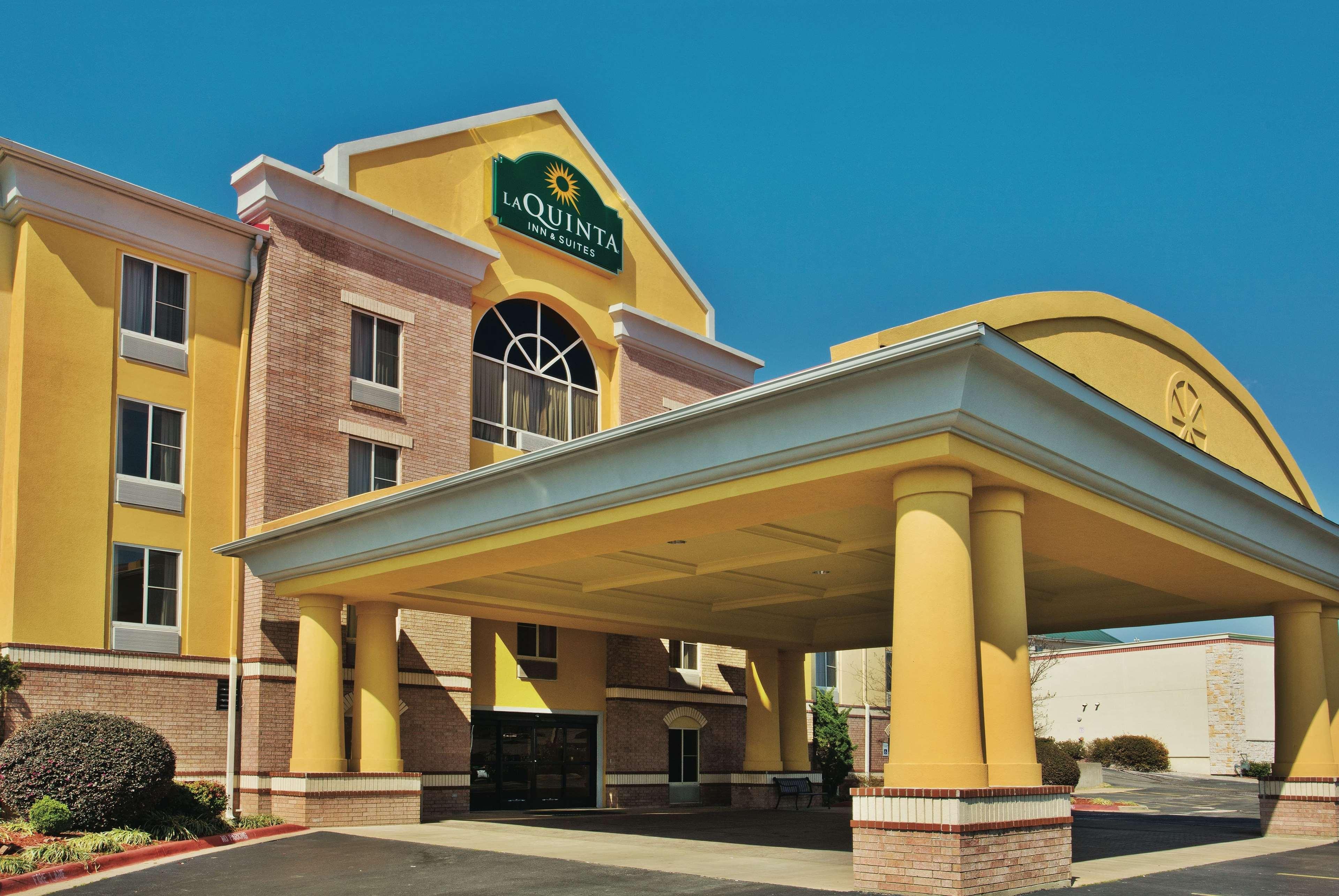 La Quinta By Wyndham Hot Springs Hotel Екстериор снимка
